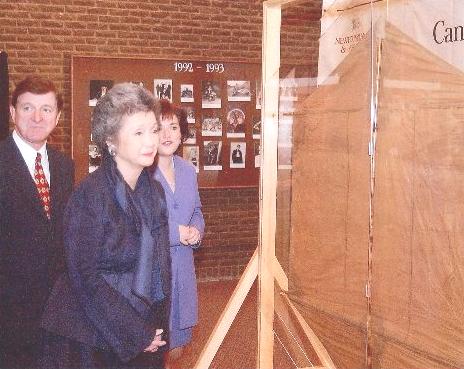 Adrienne Clarkson, Governor General of Canada, inspects a kite used by Marconi to support the aerial wire used in his transatlantic wireless experiment in 1901, during the centennial celebrations at St. John's, Newfoundland, in December 2001